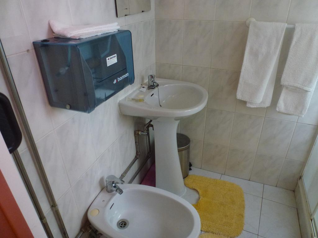 Hospedaria D. Damelio Lisboa Εξωτερικό φωτογραφία